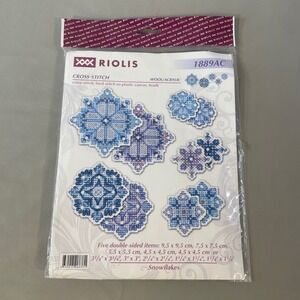 NIP Riolis Cross Stitch Kit Snowflakes 1889AC Plastic Canvas Wool Acrylic Beads